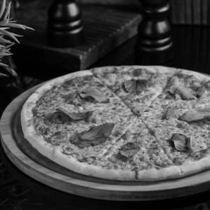 Margherita Pizza (Classic Cheese Pizza)