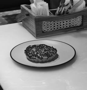 Walnut Pie Round