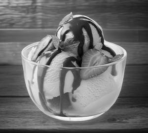 Vanilla chocolate ice cream (2 scoop)