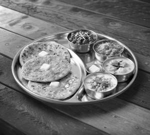 Family parantha platter
