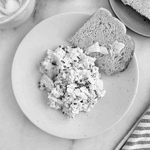 Scrambled Eggs With Toast (Classic Breakfast Combo)