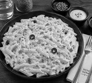 Alfredo white sauce pasta