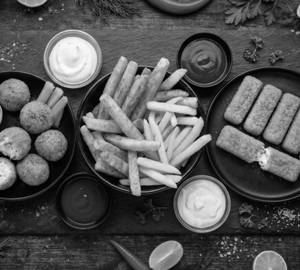 Shravan Special - Fried Snacks With Dip (No Onion No Garlic)