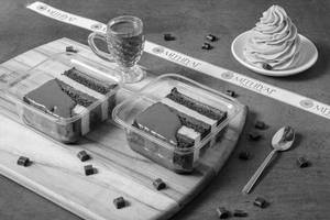 London's Viral Cake Slice (180 Gms)