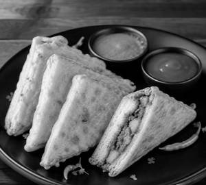 2 Pc Plain Bread Pakoda