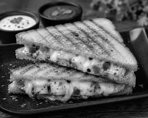 Tandoori Paneer Sandwich