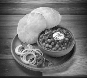 Chole Poori With Chana Masala