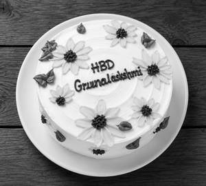 300 Grams Aesthetic Sunflower Cake