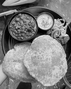Chola Bhatura(2 Pcs)