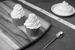 Vanilla Cupcake (1 Pc)
