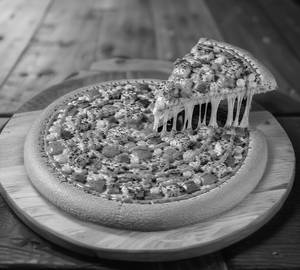 Kadai Paneer Pizza