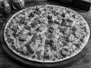 Paneer Tikka Pizzaa (thin Crust)