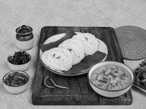 Idiyappam With Veg Kurma