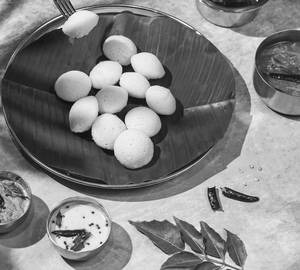 Button Idli