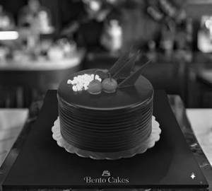 Mini Dark Chocolate Eggless Cake 250gm