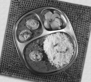 Steam Rice With Egg Curry