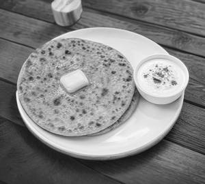1 Pc butter Pyaj Paratha with Dahi