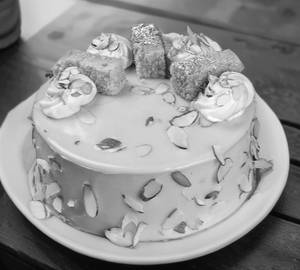 Kalakand Cake Veg (500Gms)