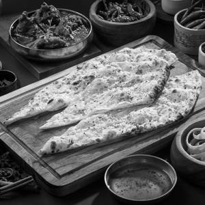 Garlic Naan (1 Pc)
