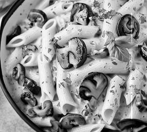 Mushroom White Sauce Pasta