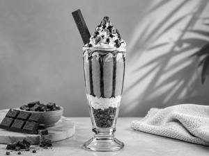 Krazy Kit Kat Ice Cream Freak Shake - (300 Ml)
