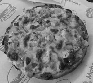 Paneer tikka pizza