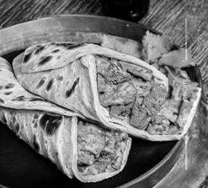 Laccha paratha paneer roll (no eggs)