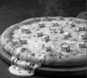 Creamy paneer pizza