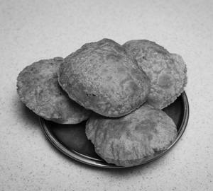 Plain Malvani Vade [4 Pieces]