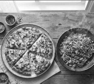 Panner pizza with double masala maggi