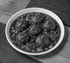 Veg Manchurian With Gravy [6 Pieces]