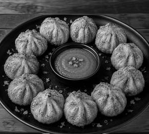 Fried Paneer Momos [ 12 Pieces ]