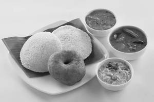Idli Vada Combo (2 Idlis & 1 Vada)