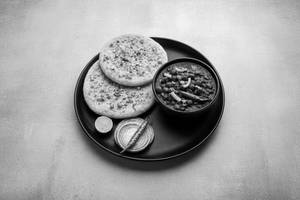 Chole With Garlic Kulcha [2 Pieces]