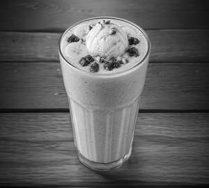 Banana & Dates Shake With Ice Cream [ 1 Glass ]