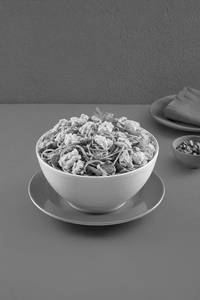 Double Egg Schezwan Noodles - 500 ml