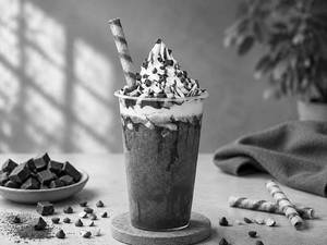 Naughty Nutty Chocolate Ice Cream Freak Shake - (300 Ml)