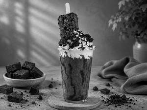 Choco Brownie 2 In 1 Ice Cream Freak Shake - (300 Ml)