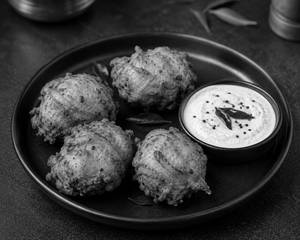 🧅Crispy Onion Bonda 5 Pcs + Coconut Chutney