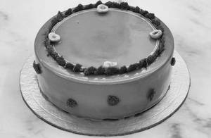 El Hazelnut & Caramel Choco Crunch Cake Medium