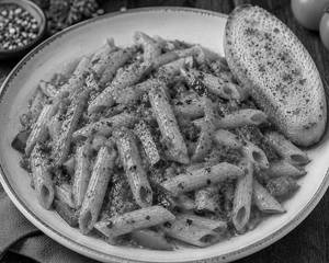 Arrabiata Veg Pasta With Garlic Bread