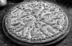 Capsicum and Onion Pizza 