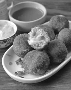 Cheese corn ball ( 8 piece)