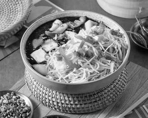 Black Pepper Paneer Noodles Bowl