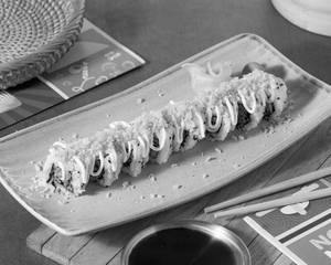 Black Pepper Chicken Tempura uramaki