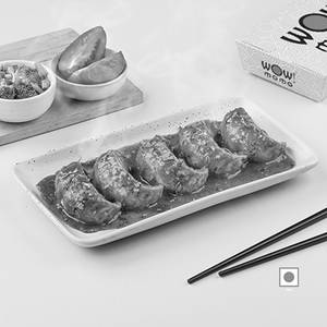 Veg Darjeeling Pan Fried Momo Tomato Garlic Sauce(Non Spicy)