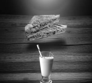 Chicken sandwich with lassi