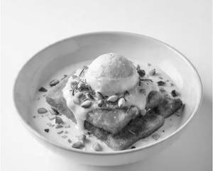 Shahi Tukda [With Rabdi]