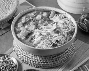 Schezwan Chicken Noodles Bowl
