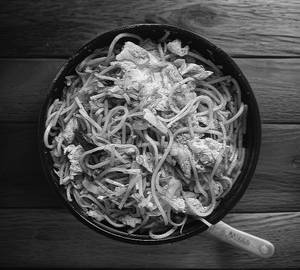 Double Egg Hakka Noodles